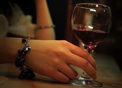 女人喝葡萄酒最佳时间 女人喝葡萄酒的好处