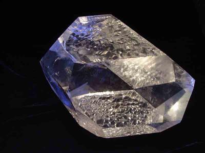 天然水晶和人造水晶 天然水晶石和人造水晶石的区别