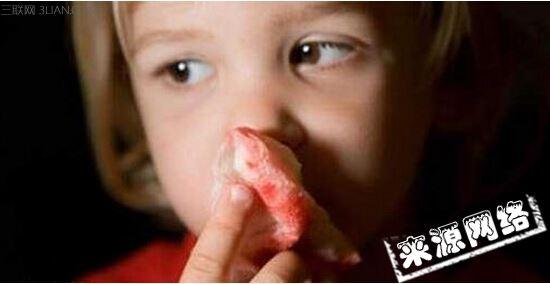 小孩流鼻血是什么原因 小孩流鼻血是什么原因 如何预防流鼻血