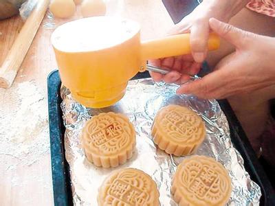 中秋节做月饼的作文 怎样做中秋月饼