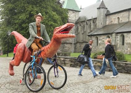 挪威艺术家 [图文]挪威艺术家纯手工打造的恐龙自行车