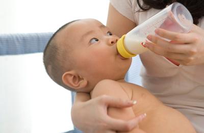 新生儿奶粉喂养量 新生儿一般喂多少奶粉量合适