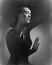 玛莎.葛兰姆 1894年05月11日 美国现代舞蹈史上最早的创始人之一玛莎・葛兰姆诞