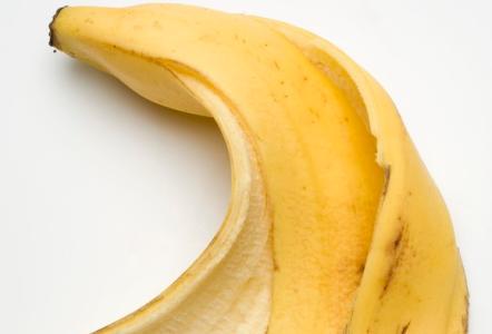 香蕉皮的妙用 香蕉的好处 九中香蕉皮的妙用