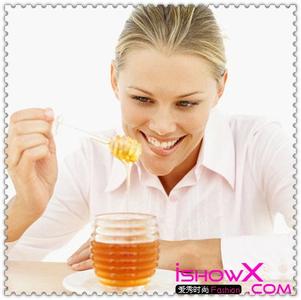 女性喝蜂蜜水的好处 蜂蜜的好处 女性喝蜂蜜水的10个好处