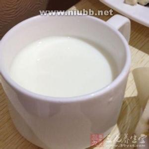 喝酸奶的注意事项 经期可以喝酸奶吗 经期喝酸奶的注意事项