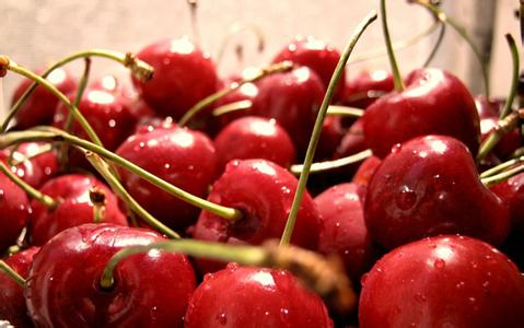 吃樱桃的好处和坏处 吃樱桃的好处和坏处 吃樱桃的好处有哪些