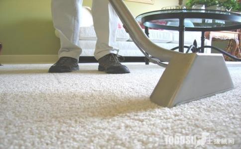 家里的大地毯怎么清洗 家用地毯的清洗方法