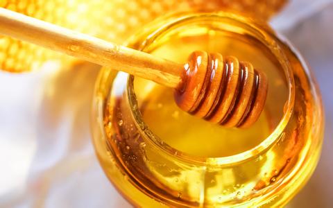 蜂蜜是蜜蜂拉的屎吗 蜂蜜[蜜蜂酿制的蜜] 蜂蜜[蜜蜂酿制的蜜]-分类，蜂蜜[蜜蜂酿制的