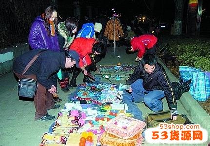 地摊卖什么最火 夜市摆地摊卖什么好