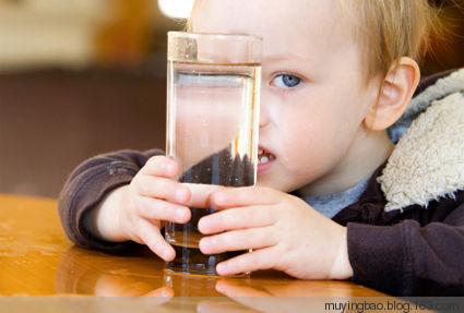 小孩不爱喝水怎么办 小孩不爱喝水怎么办 精
