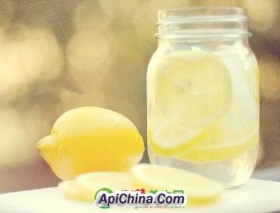 柠檬红糖蜂蜜水的功效 柠檬片加蜂蜜泡水的功效