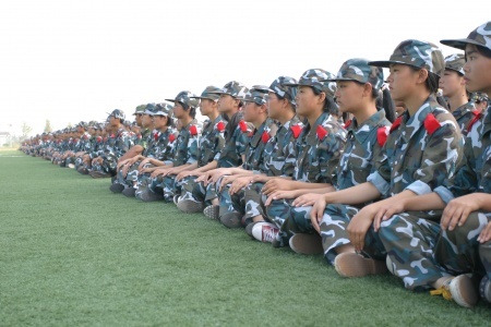 单位军训动员讲话稿 2015新生军训动员讲话稿