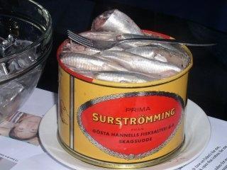 瑞典鲱鱼罐头 打开瑞典鲱鱼罐头并品偿