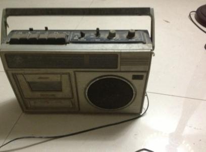 《童年的收音机》 《童年的收音机》-概述，《童年的收音机》-基