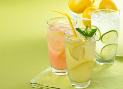 柠檬水的正确泡法 柠檬水功效与作用