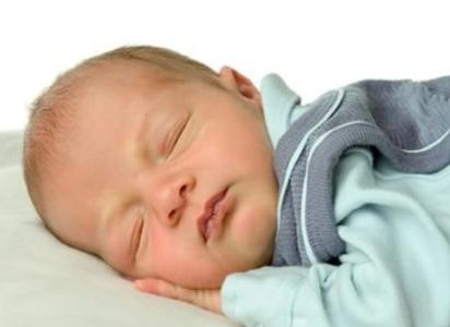 初生婴儿睡觉不踏实 新生儿睡觉不踏实怎么办