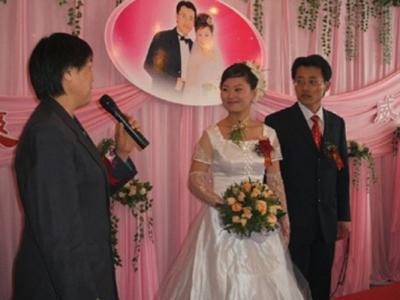 婚礼女主婚人致辞视频 婚礼主婚人致辞