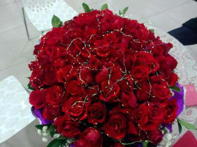 情人节玫瑰花包装 情人节如何包装玫瑰花？