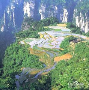 凤凰古城张家界旅游 凤凰张家界旅游先游哪个好？