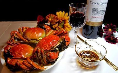 吃螃蟹喝什么酒最好 吃螃蟹喝什么酒好？