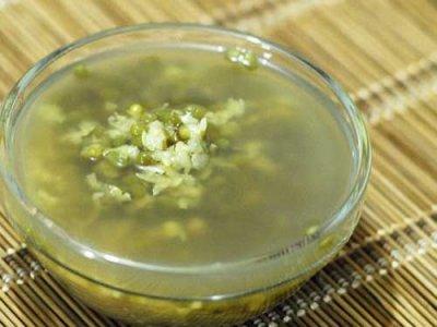 孕晚期吃什么去胎毒 孕妇可以喝绿豆汤吗