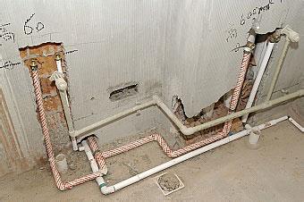 净水器排水管正确放置 如何正确安装水管