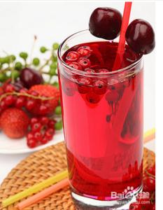 蔓越莓汁每天喝多少 蔓越莓汁的功效