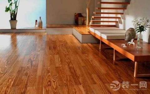 实木地板打蜡还是精油 实木地板的保养方法