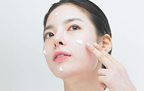怎样正确使用护肤品 怎样护肤？如何正确的使用护肤品？
