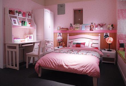 女生自己动手装扮卧室 儿童房间装饰效果图 装扮卧室彰显公主气质