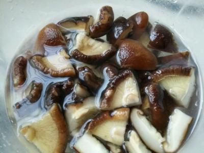 香菇滑鸡 香菇滑鸡-食材用料，香菇滑鸡-做法