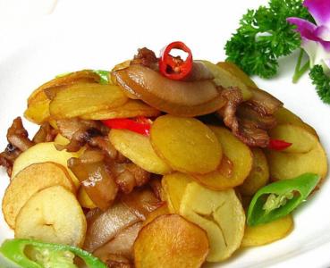 红烧土豆回锅肉的做法 土豆回锅肉的做法