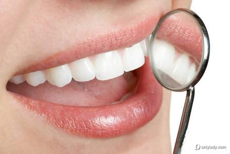 简单美白牙齿的方法 简单美白牙齿方法 精