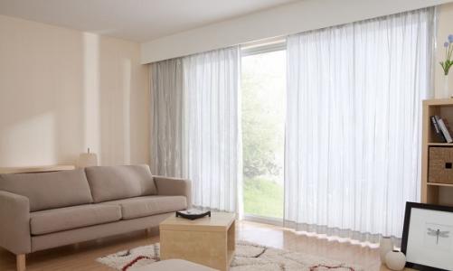 如何选购窗帘颜色 窗帘选购，客厅窗帘用什么颜色