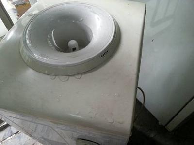 饮水机漏水维修 饮水机漏水怎么办 如何维修漏水的饮水机