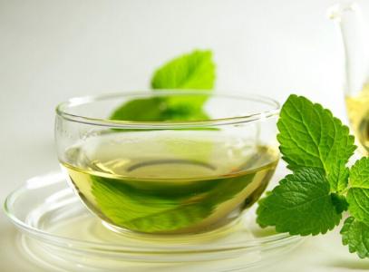 红茶适合什么季节喝 哪些人不适合喝绿茶