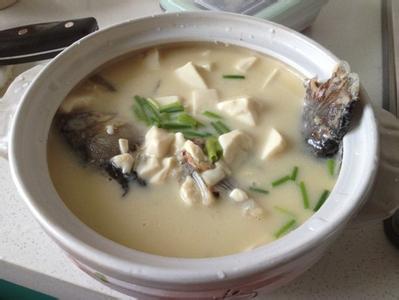 产妇豆腐鲫鱼汤的做法 豆腐鲫鱼汤的做法