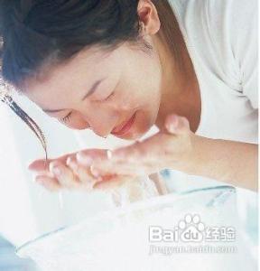 怎样洗脸可以美白 如何用洗米水洗脸既美白又防早衰