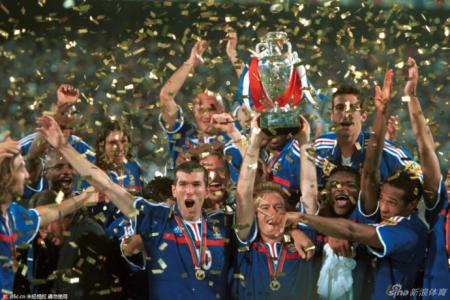 2000欧洲杯荷兰意大利 2000年荷兰比利时欧洲杯 2000年荷兰比利时欧洲杯-赛事简介，200