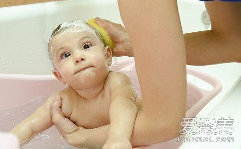 婴儿几天洗澡 婴儿几天洗一次澡？宝宝多久洗澡一次好？