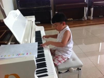 学钢琴的好处和坏处 学钢琴的最佳年龄
