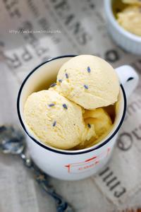 香草冰淇淋的做法 【香草冰淇淋】盛夏爱不释口的甜品