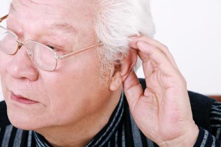 老年人耳鸣怎样治 怎样对待老年性耳鸣