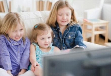 自闭症患者 为什么宝宝爱看电视易患自闭症