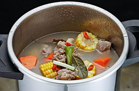 高压锅煲汤要多久时间 高压锅煲汤要放多少水