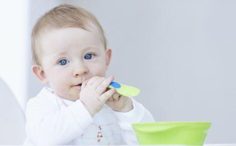 婴儿米粉什么时间吃 婴儿米粉什么时候开始吃