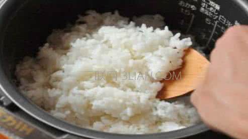 怎样煮花生米好吃 旧米怎样煮好吃