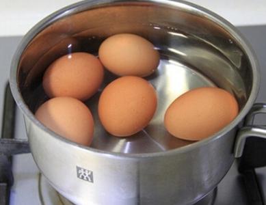 艾叶煮鸡蛋有什么作用 煮鸡蛋要注意什么