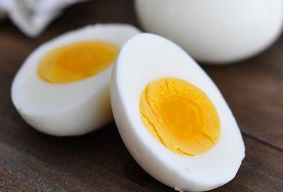 蛋黄和蛋清哪个有营养 蛋清和蛋黄哪个更有营养？